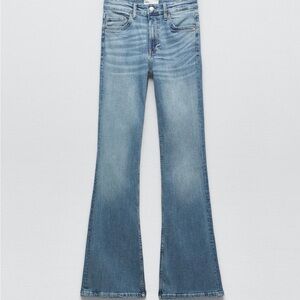 Zara TRF MID-RISE FLARE JEANS